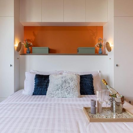 Appartamento Playful & Bright 1Br Near The Faculty Of Law Bucarest Esterno foto